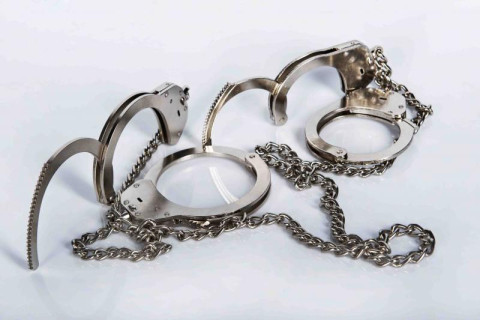 Kajdanki policyjne Kelmet